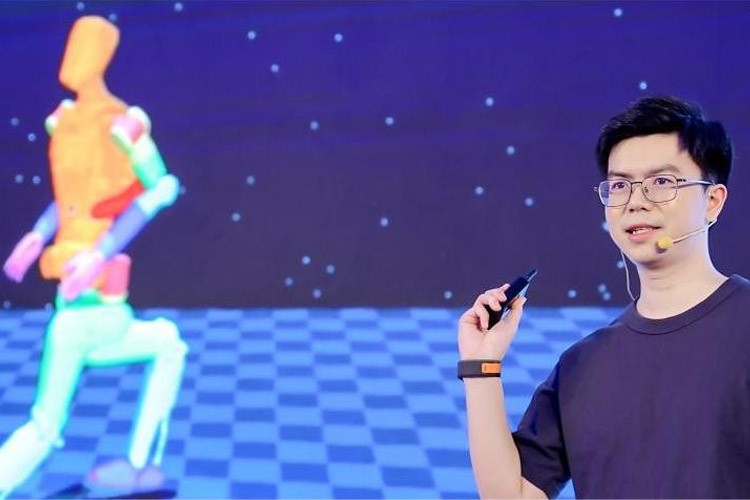 天才少年稚晖君J9娱乐集团机器人走路进场！AI模型做大脑，目标售价20万以内